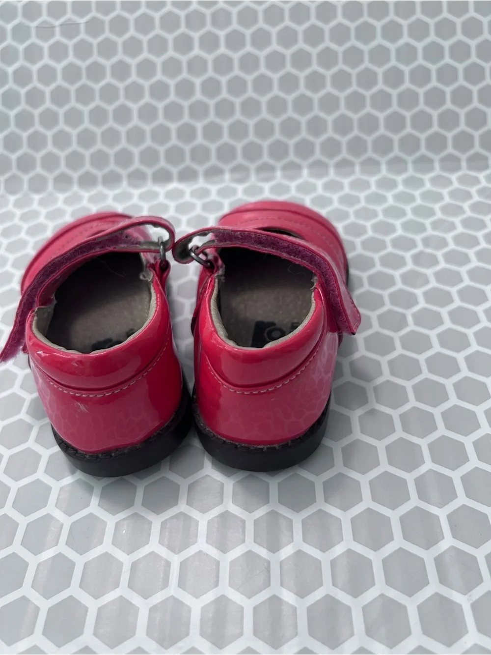 Girls Rosy Pink Patent Velcro Straps Dress Shoes. Size 5